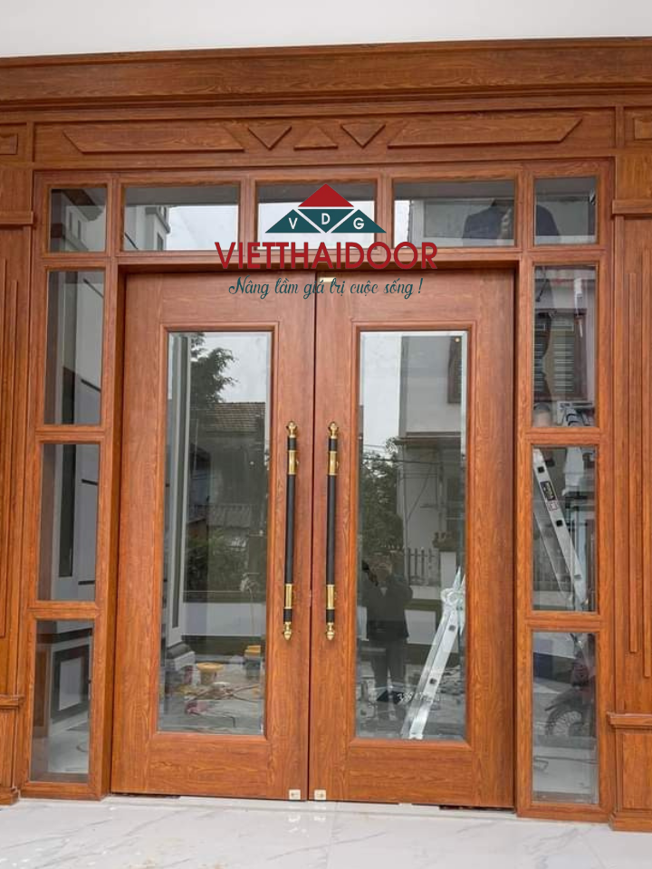Ưu và nhược điểm của cửa thép vân gỗ ô kính