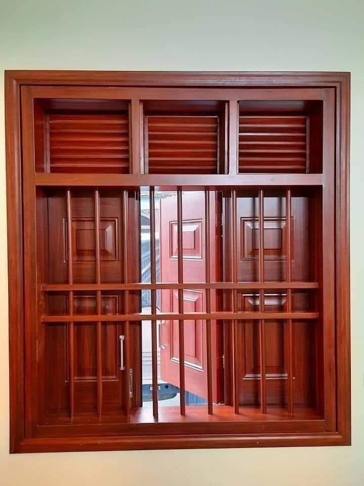 Cửa sổ thép vân gỗ bền bỉ và chắc chắn