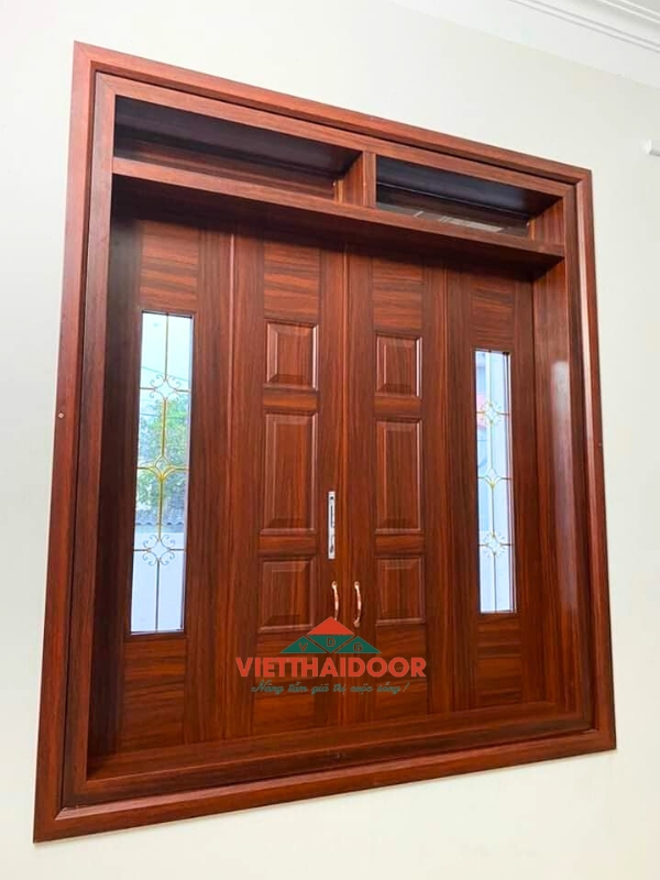Cửa thép vân gỗ sẽ tăng độ bền bỉ nếu biết sử dụng đúng cách